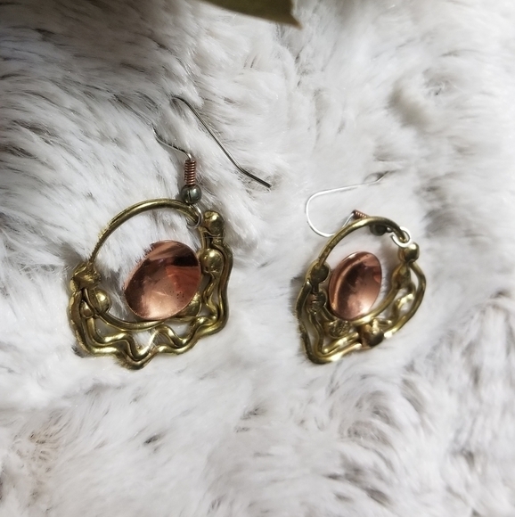 Vintage Metal Artisan Circle Wave Earrings Copper and Gold Tones - Picture 5 of 7